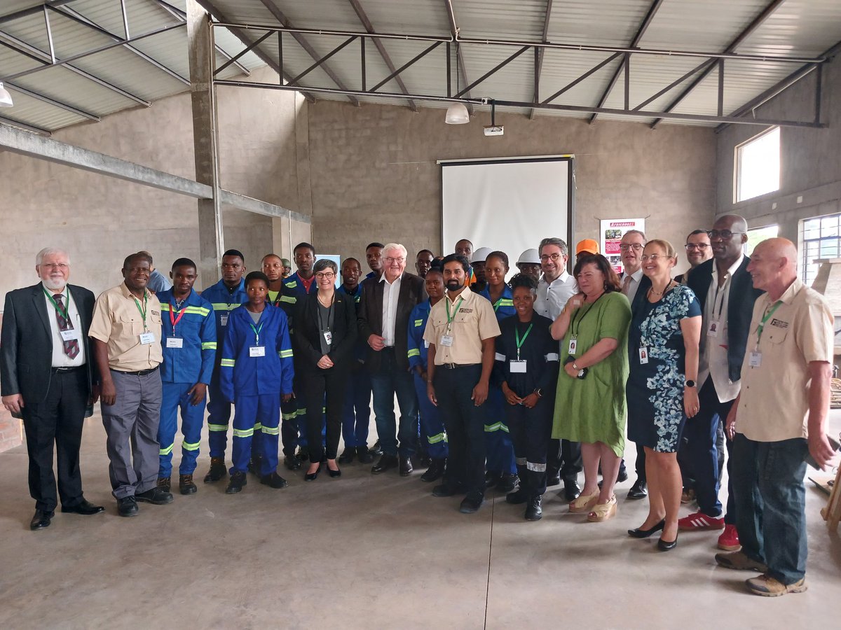 GermanyinZambia's tweet photo. 🇩🇪 Federal President Steinmeier visiting Fountain Gate Crafts &amp; Trade School! 
With support from Germany &amp; in close collaboration with @HWK_RheinMain, FGCAT promotes blue collar skills &amp; careers with a special focus on women in TVET! 👨‍🔧👩‍🏭 https://t.co/IPUFLx115O