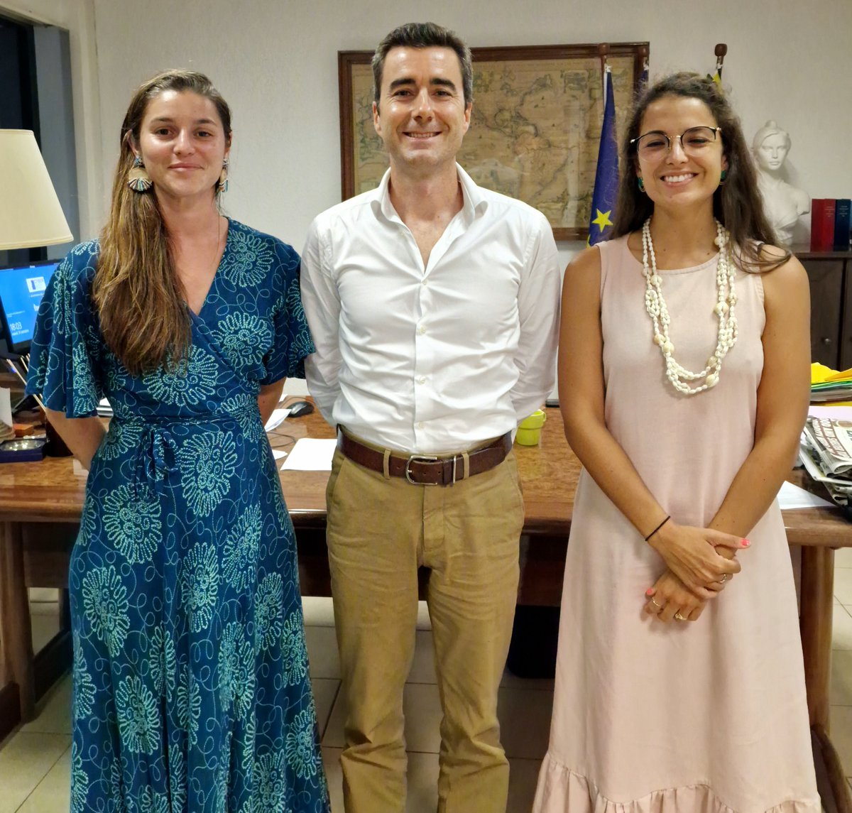 🇫🇷🇻🇺 CLIPSSA ? Un projet <a href="/AFD_France/">Agence Française de #Développement (AFD) 🇫🇷 🇪🇺</a> <a href="/ird_fr/">IRD.fr</a> <a href="/meteofrance/">Météo-France</a> pour mesurer la température donc le changement climatique au Vanuatu avec une précision de 2km pour une adaptation sur-mesure. Rencontre avec l'experte climat <a href="/Charlottefleurc/">Charlotte-Fleur Cristofari</a> (AFD) et l'ingénieure IRD Fleur Vallet.