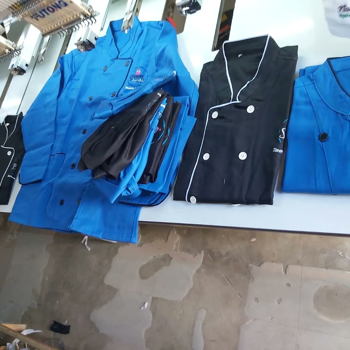 BrandsCj's tweet image. Customized Executive #StaffUniforms for Hotels &amp;amp; Restaurants. Branded #ChefUniforms Personalized with Company colours &amp;amp; logo.
☎️ Call/Text/Whatsapp 0723828823/0737266534 info@cjaybrands.co.ke   cjaybrands.co.ke