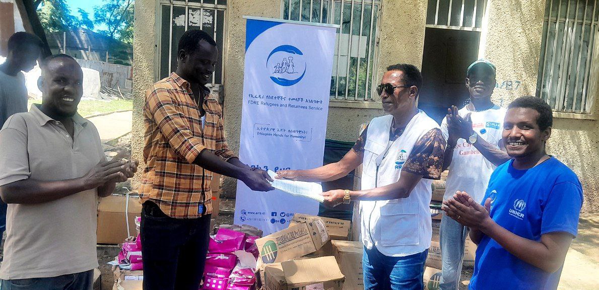 RRSEthiopia's tweet photo. RRS Gambella Branch Office provided vital pharmaceutical support to Gambella City Primary Hospital. The support, valued at 200k+ Birr, will enhance healthcare services for both the host and refugee communities. https://t.co/XV5WO7NMG9