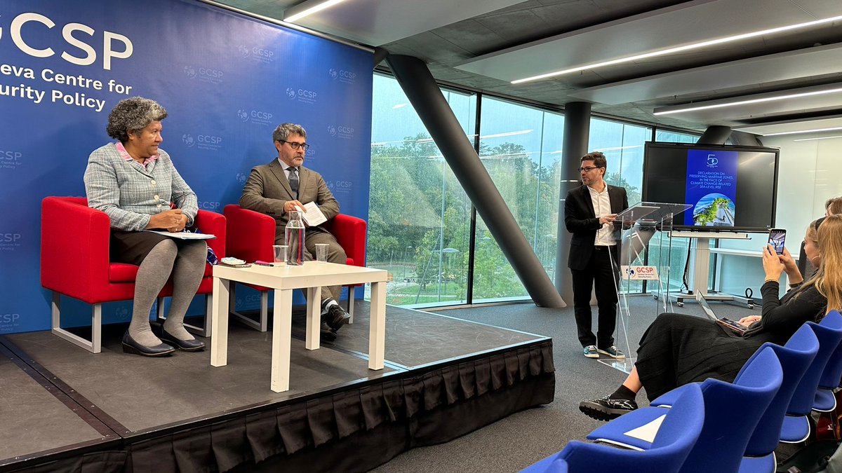 GENetwork's tweet photo. The @GENetwork is at @GenevaPeaceWeek 2023 for an event on "Conflict prevention in the context of climate change, lessons from the Pacific"!

As conflict &amp; #environment are interlinked, this event aims to show how governance can address these. #GPW23 

▶️ https://t.co/bCLZWBHFNg https://t.co/IyJFAJVGak