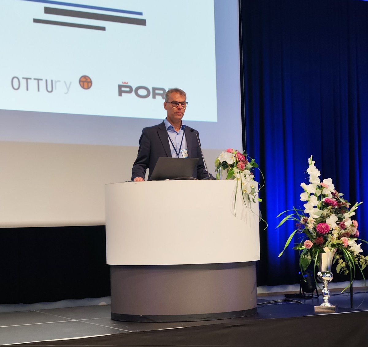 AMK- ja ammatillisen koulutuksen tutkimuspäivät käynnistyvät @SatakunnanAMK rehtori Jari Multisillan puheenvuorolla.