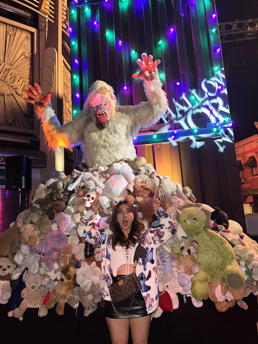 4thimpactMylene's tweet image. No place I’d rather be @UniStudios 👻🎃🇺🇸

See you guys on our first ever US Tour Concert this coming November 17&amp;amp;19.. for tickets visit 4thimpactgroup.com ♥️
#4thimpact #universalstudioshollywood #halloween2023 ✨