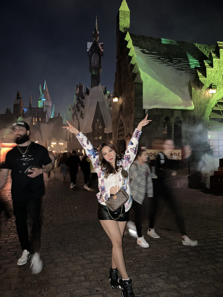 4thimpactMylene's tweet image. No place I’d rather be @UniStudios 👻🎃🇺🇸

See you guys on our first ever US Tour Concert this coming November 17&amp;amp;19.. for tickets visit 4thimpactgroup.com ♥️
#4thimpact #universalstudioshollywood #halloween2023 ✨