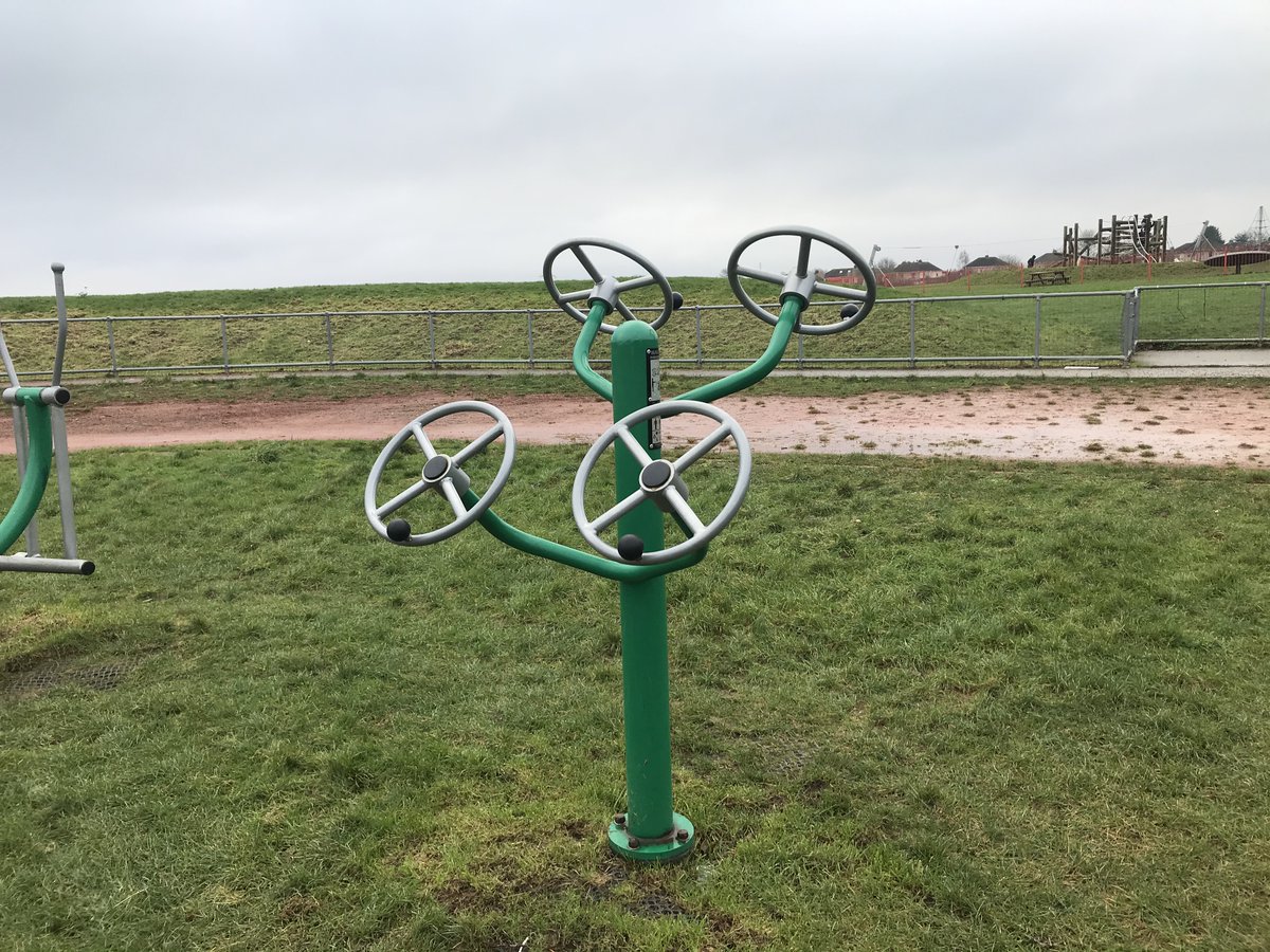#FridayFitness time 💪🏻

This great #OutdoorGym is at Elm Park, #Filton (nr #Bristol )
✅Pull-up Bar
✅Sit-up Platform
✅Parallel Bars
✅Lat Pulldown
✅Rower
✅Chest Press
✅Cross-Trainer

We'd love to see your favourite #WeekendWorkout spot here at the #MoveMap 🧡