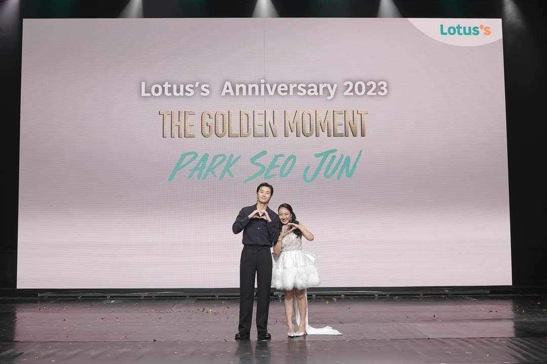 khemmy4315's tweet image. วันนี้ เขมจิรา ขอพื้นที่ระบายหน่อยค่ะ ตอนแรกๆว่าจะไม่วีนแล้ว เพราะ เราคิดว่า เราได้เจอคนที่เรารักใครจะบ่นว่างานมันแย่ยังไงเราไม่สนใจ แต่พอได้เห็นรูปคู่เท่านั้นคือ มันหมายความว่ายังไงค่ะ 
ทุกคนเราเสียค่าส่วนต่างทอง เสียเงินเป็นจำนวนหลักแสน แต่สิ่งที่ได้มาคือ…