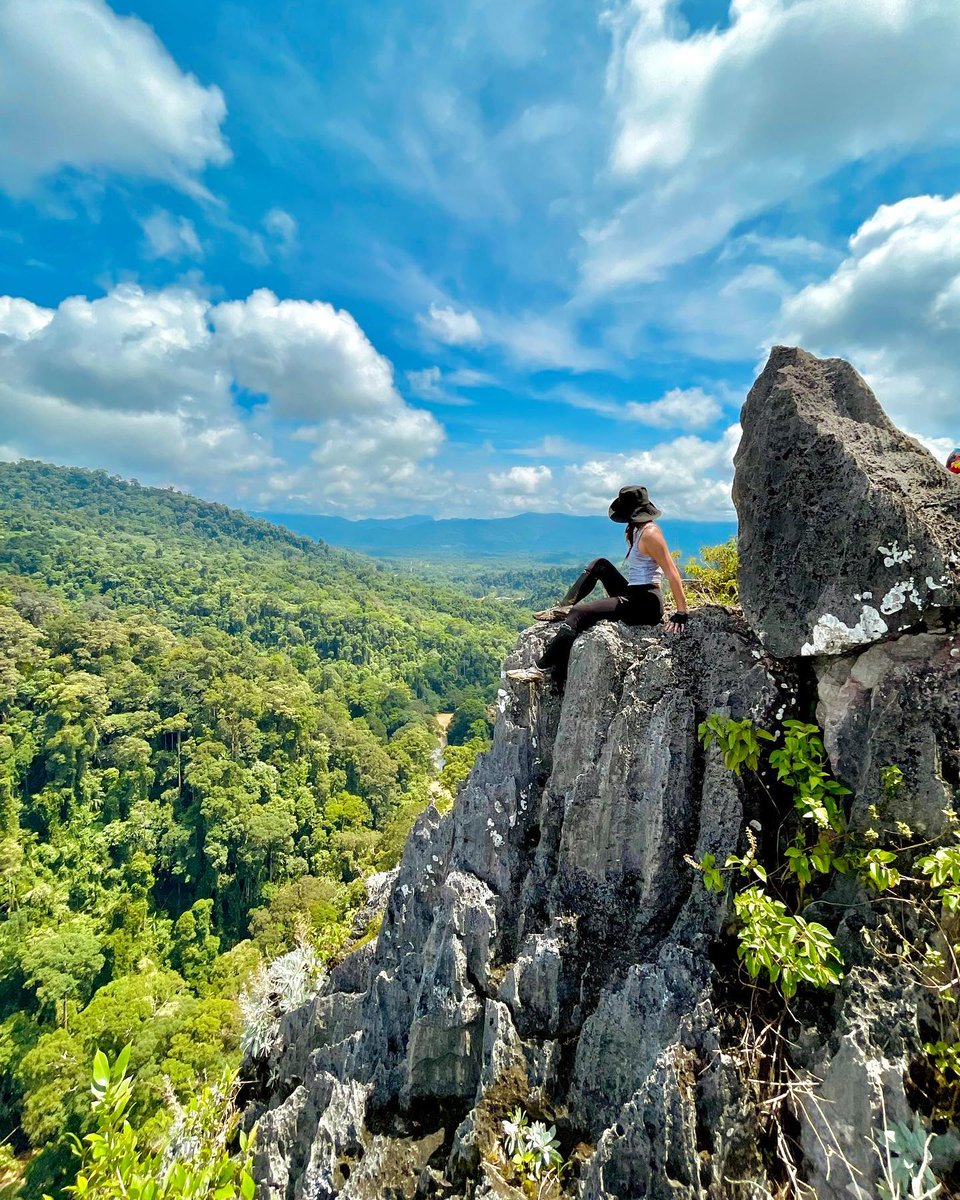 sabahtourism's tweet photo. Hiking at Batu Punggul in Nabawan is an adventure reserved for the bold. Mentally and physically demanding, conquering this peak promises the ultimate bragging rights, making it a once-in-a-lifetime achievement for those who dare to ascend.

📸 IG/bygail.a
📍Batu Punggul, Nabawan https://t.co/Eg4KmC3efn