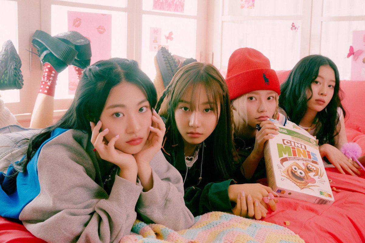 ablumearchived's tweet photo. FIFTY FIFTY is Sio, Saena, Keena and Aran. https://t.co/e1L3j8Uml5