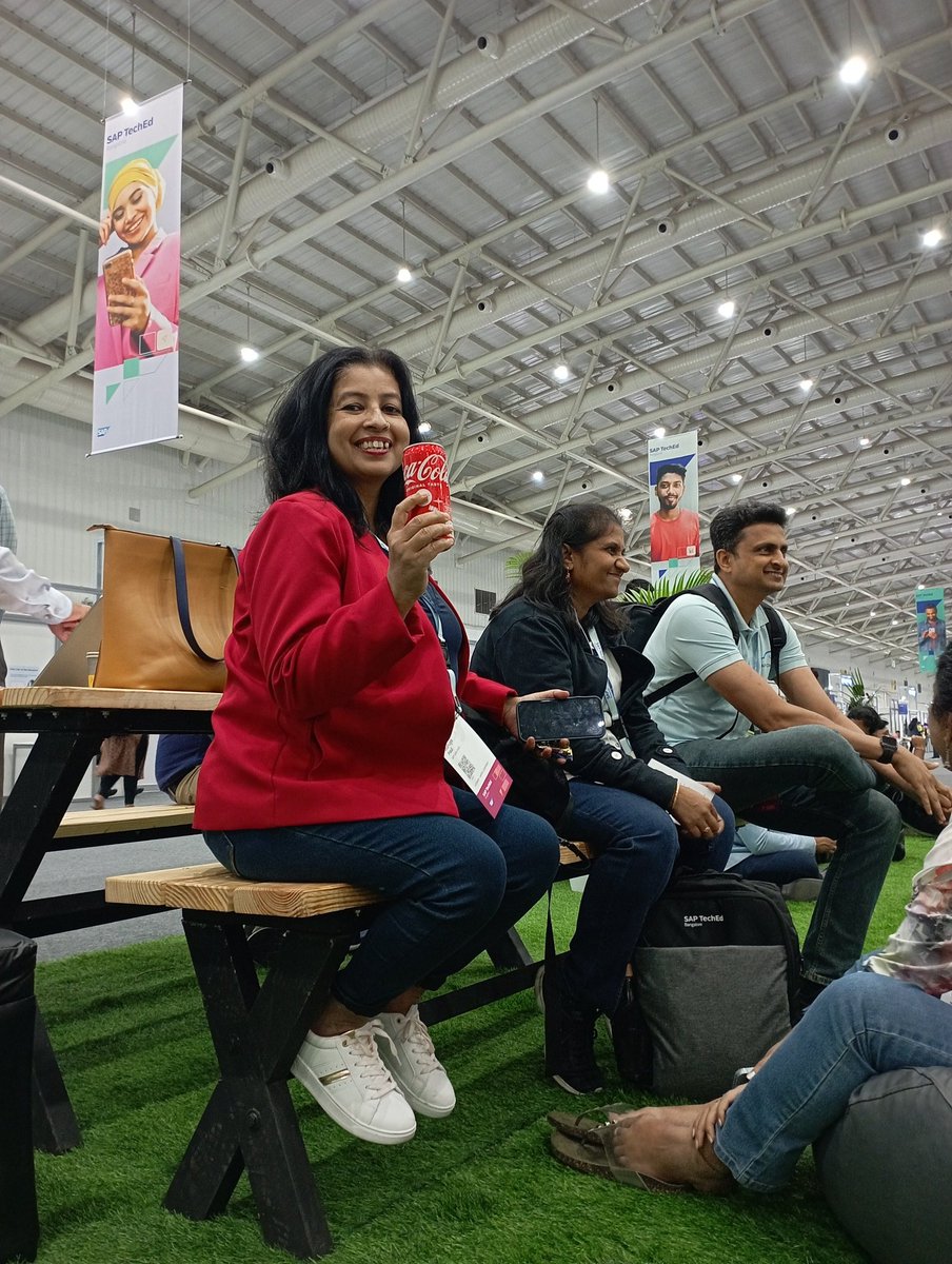 Rashmi_Sankaran's tweet photo. Grab a free drink or a fruit that matches with your attire! Refresh and get going! #SAPTechEd #SAPTechEd2023

@Mahuya https://t.co/jEGiBRdZOR