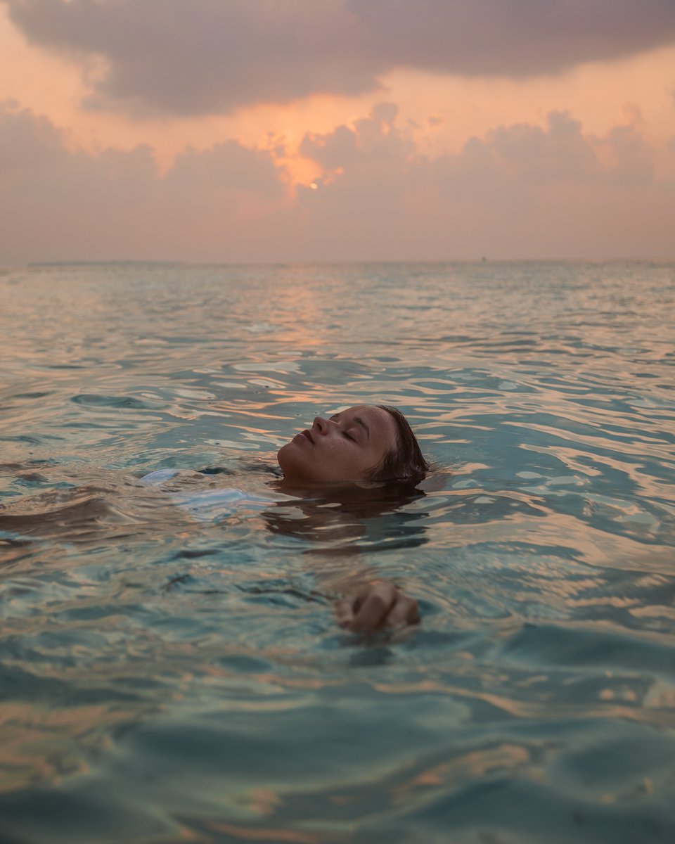 nhreethi's tweet photo. Float away on the gentle waters of Reethi Beach Resort and let your worries drift off. It's the perfect way to embrace serenity.
📷: adventuresapiens
#ReethiBeachResort #Maldives #VisitMaldives #FloatAway #SerenitySeeker #IslandRetreat https://t.co/a8FIfsEXRw