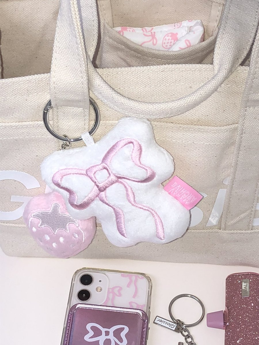 mafavarchive's tweet image. 🍓🎀🍓🎀