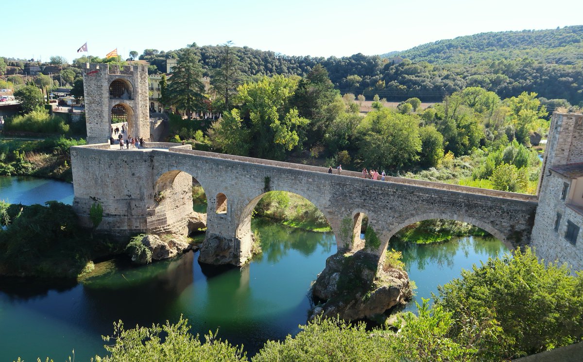 #Besalú     #Bridge     #BridgesThursday   #medieval     #Fluvià    #River