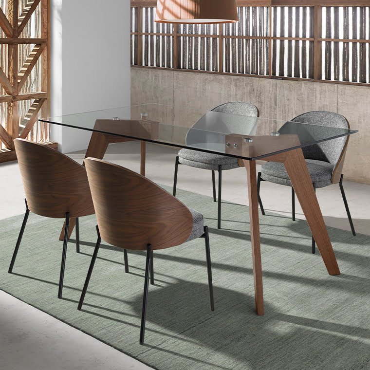 😍Modern and practical design to enjoy with the family. Our tempered glass tables are elegant, resistant and give a feeling of spaciousness to the room. They are designed to withstand daily use and enjoy family moments.