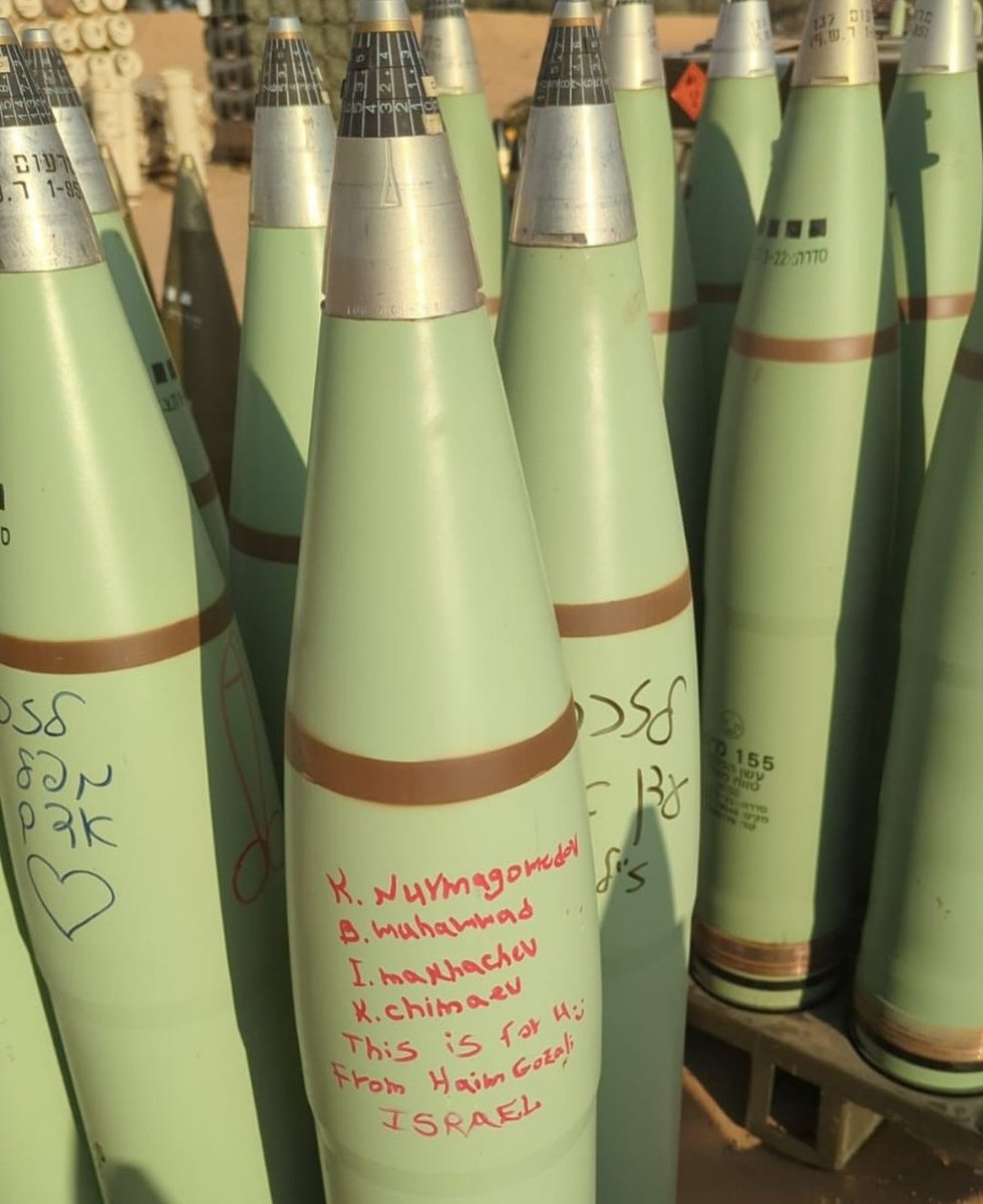 Sa_Gwang's tweet image. Israeli MMA fighter Haim Gozali wrote the names of Khabib Nurmagomedov, Islam Makhachev, Khamzat Chimaev and Belal Muhammad on a missile bound for Palestine.

These people are sick...

#FreePalestine 🇵🇸💙✌🏽