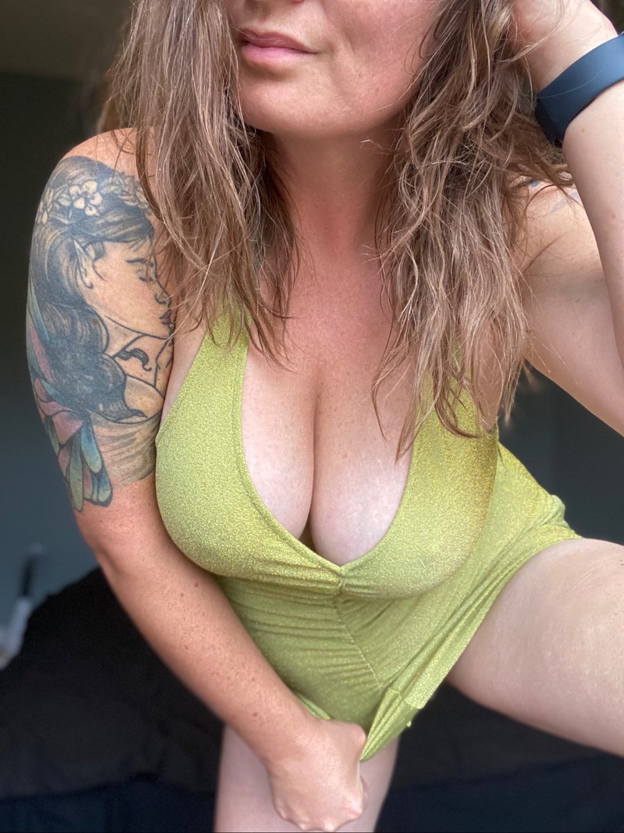 Mommy Sara tweet media