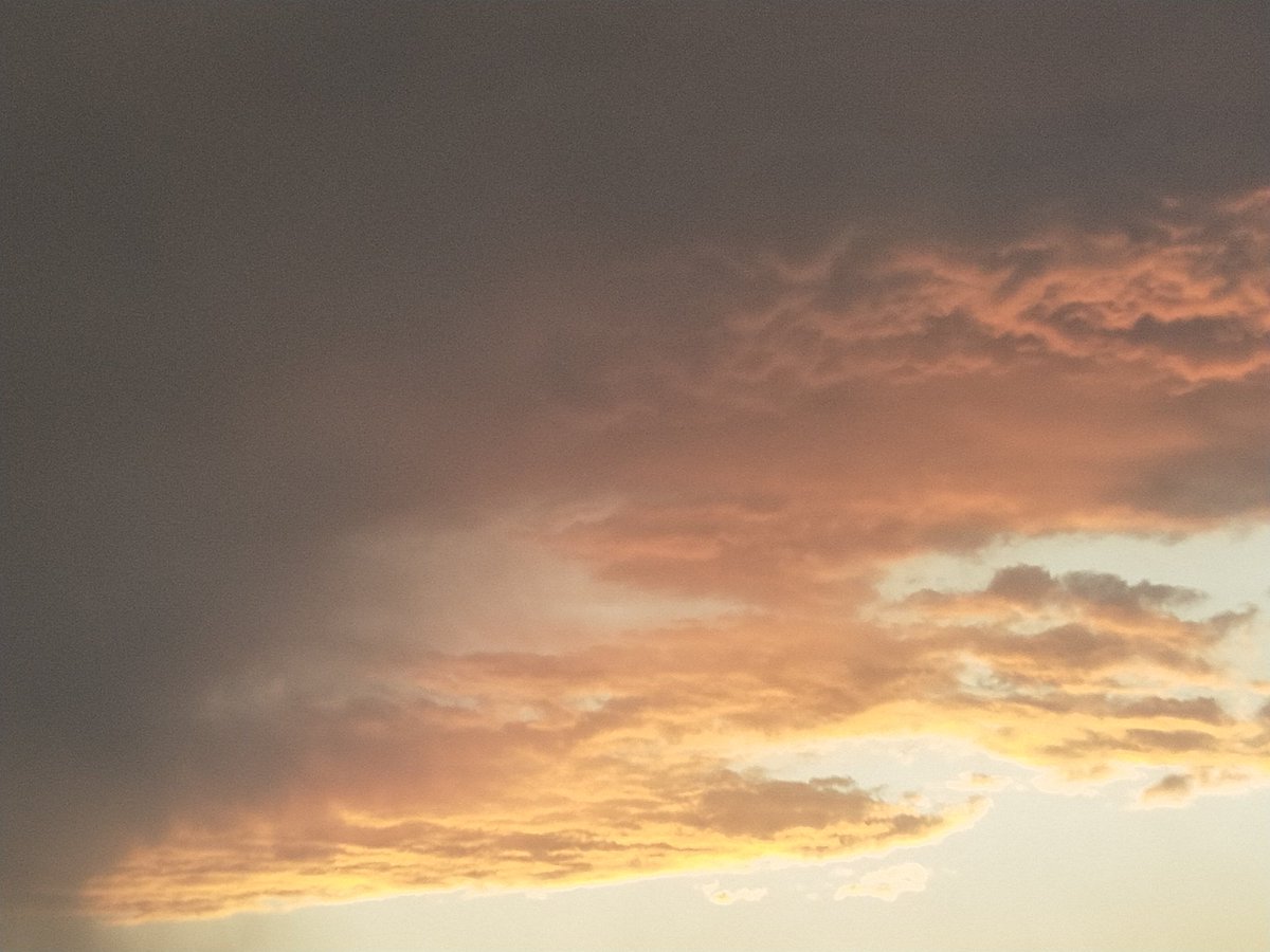 krtcano11's tweet image. Alluring Sunset! it's a heavy storm coming!🩶