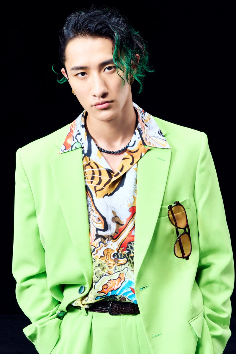 Old_HelloWorld's tweet photo. "I found [with SHONENTACHI] that I have an affinity for turning nothing into something, for the act of creation. I look forward to working behind the scenes more in the future."

💛Hikaru Iwamoto
#SnowMan 

🗞️Read more @BroadwayWorld!
https://t.co/Zod5R1k4GD https://t.co/VFWDKD7Fvl