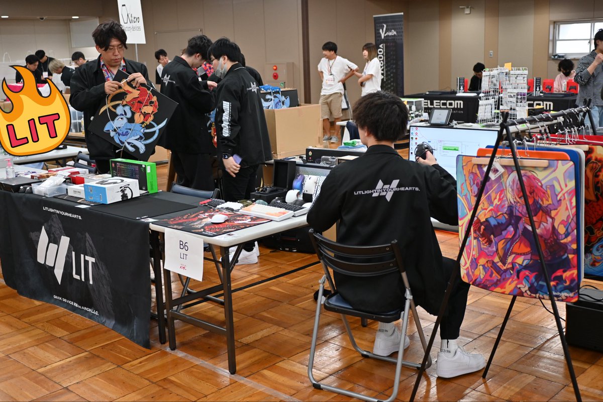 lit4tms's tweet image. 当日のLITブースの様子です。現在扱っている全てのマウスパッドが試遊できました。
来て頂いた皆様と、スタッフの皆様に感謝です！

#gbaza

Here is a view of the LIT booth on the day of the event.
There were able to try out all the mousepads we currently offer.

Thank you to all the…