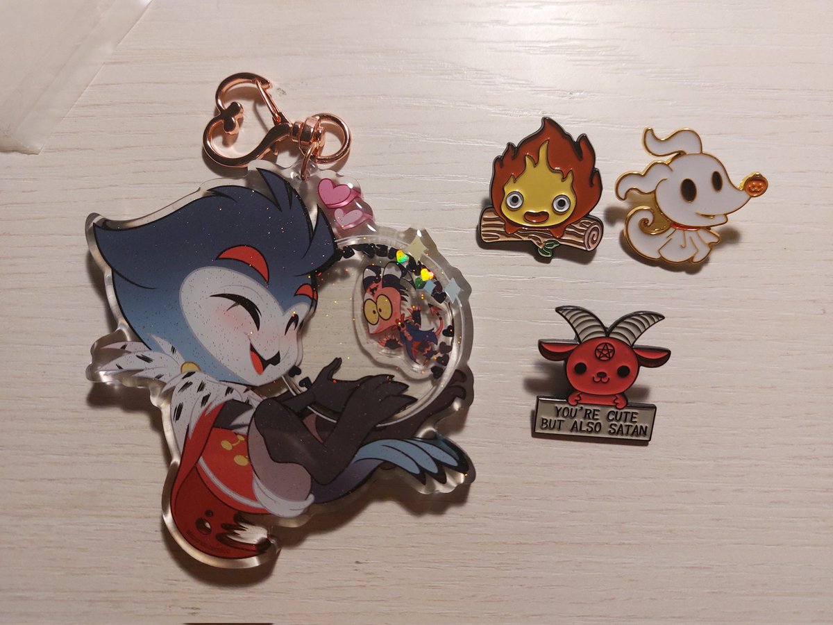 Being in #LuccaCG23 was really fun and i'm so glad that i find even HB merchandise this year (P. S. the hb keychian is from <a href="/StePandi/">StePanda</a> 3>)