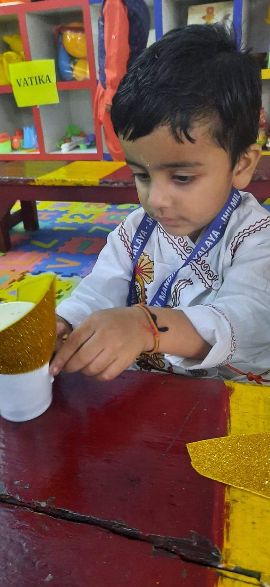 ShivShishu's tweet photo. विद्या भारती दिल्ली
शिशु भारती शिव मंदिर विद्यालय झिलमिल
दिनांक 20.10.23 को विद्यालय में शिशु वाटिका की कक्षाओं ने दशहरा उत्सव पर ,विद्यार्थियों ने विभिन्न प्रकार के क्रियाकलाप करें।
#GrossMotorSkillsDevelopment
#FineMotorSkillsDevelopment
#Colouring
#Eyehandcoordination https://t.co/Dmo41y8qzS