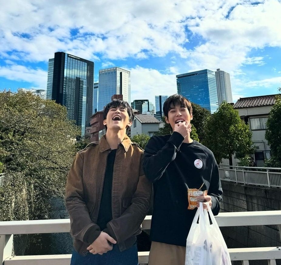 이 날의 도스타 기다린다고 거기에 맠도셀카가 있을것만같다고(막무가내