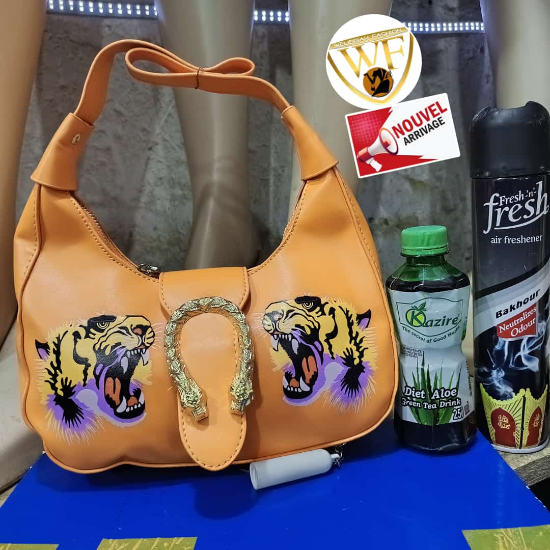 WelibrahF's tweet photo. Ici ce n'est pas la chine,ni Turquie moins encore Dubaï. Nous sommes à BUNIA &amp; Butembo. Pour Vos Défenses 👩‍🎓, Anniversaire, Mariage Et autres Manifestations.  👩‍🎓👨🏻‍🎓
🎓⛑️👛👝👠👡🥿👘
Welibrah Fashion officiel  est là pour vous. +243815398727
Nos Adresses : Bunia Ville, et à Butbº https://t.co/H5DXNSdNVs