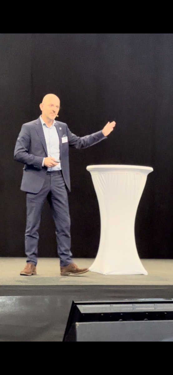 Plolaeger's tweet image. For langt de fleste mennesker ER deres egen læge sundhedsvæsenet. Vi skal skabe mere kapacitet i almen praksis. Den billigste og mest effektive del af sundhedsvæsenet, siger @MadsKochHansen på #sundhedforalle #sundpol