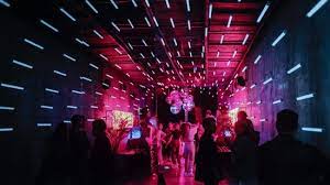 gallinews's tweet image. Bar Raid At Ghatkopar 8 Girls Rescued, 19 Logon Par Karwai Hui By Mumbai Police SS Branch

Read Full News: bit.ly/3Qj9iGB

#barraid #breakingnews #dailynews #Gallinews #ghatkopar #Girl #Mumbai #mumbainews #MumbaiPolice #MumbaiPoliceSSBranch #Rescued