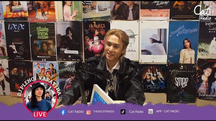 CRUSHONMTM's tweet image. สัมฯที่ #catinterview น่าฟังมากกก ม่อนเล่าเกี่ยวกับการแต่แคปสไตล์ของม่อน ที่จะค่อยๆเล่าเรื่อง กับสมุดเล่มนึงที่จดทุกอย่างเอาไว้ เก่งอ่ะ เก่งมากกเลย 🥹 พี่จะรอฟังทุกเพลงที่ม่อนตั้งใจเขียนนะคนเก่ง

#พระรองตลอดไปDIAMOND 
#พระรองตลอดไป 
#diamondnrk_