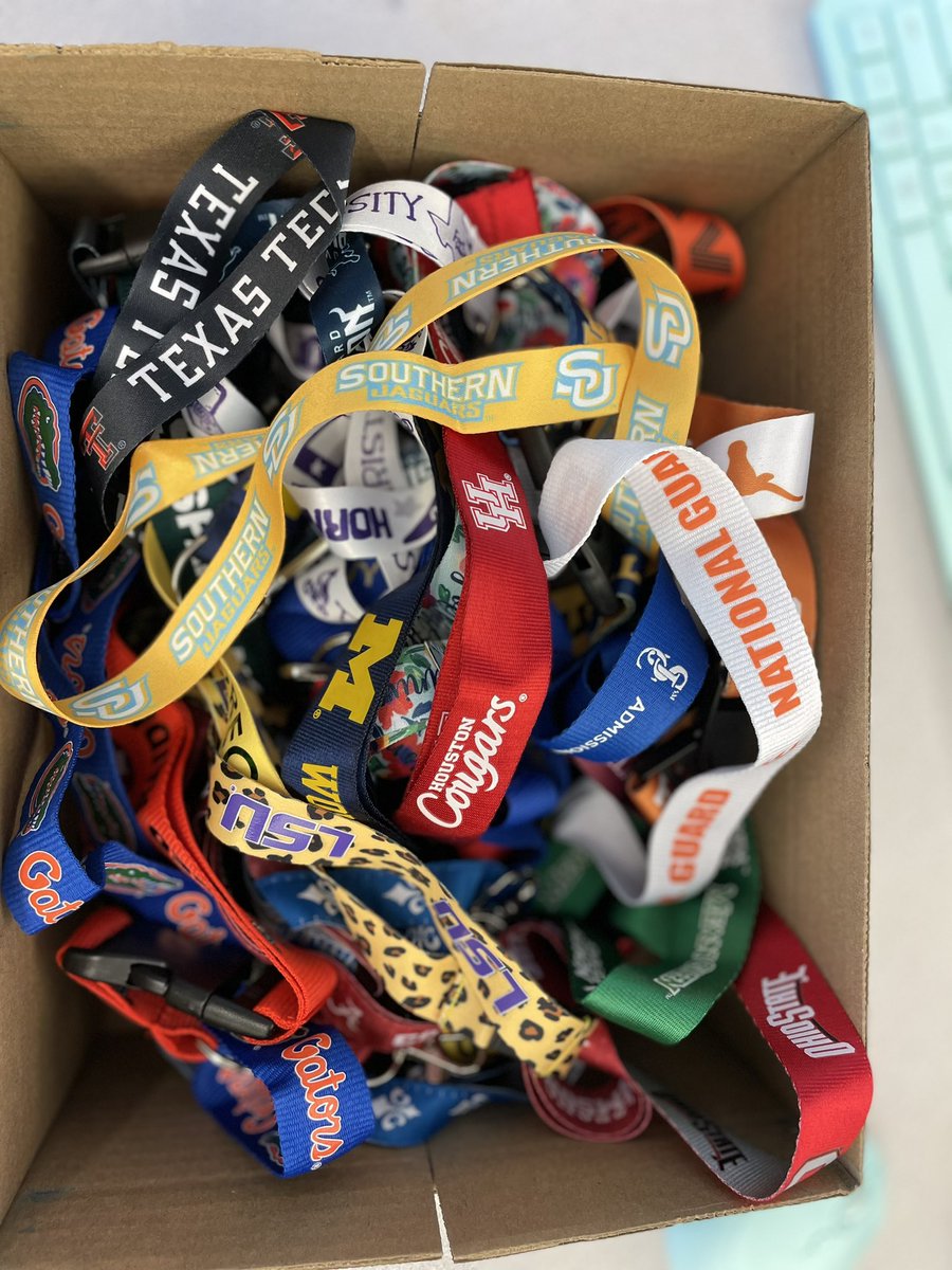 It’s finally lanyard day! Students have their IDs now it’s time for a college/career draft! Thank you to everyone who donated. I can’t wait to explore each location with my students! #openingdoors #newhorizons #BetterInThird @HumbleISD_RCE