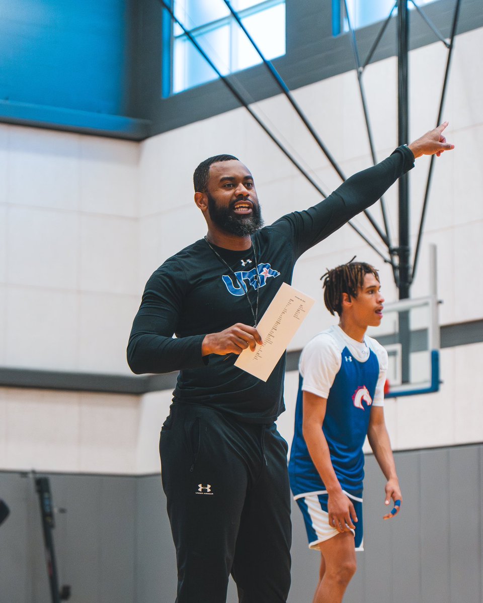 CoachJPope's tweet photo. Season is upon us!
#BuckEm | @UTAMavsMBB 🐎 https://t.co/aVaVATCCxZ