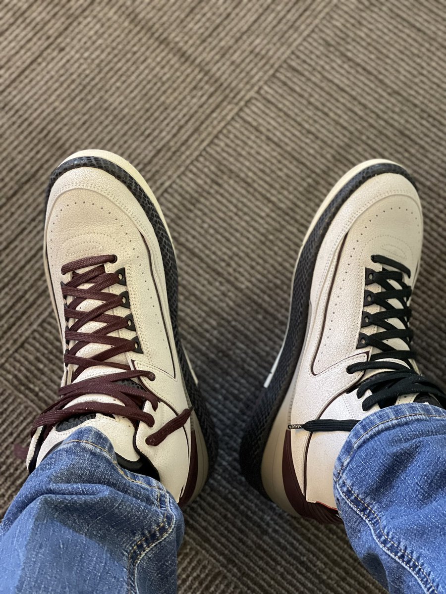 Askyomomma1's tweet photo. Happy Thursday!!
My #KOTD are the #Retro2 @maniere_usa
BIG FAN of most 2s & this collaboration made this 1 of the most comfortable Kicks I Own!!
#AMaManiere https://t.co/e4i1nr5097