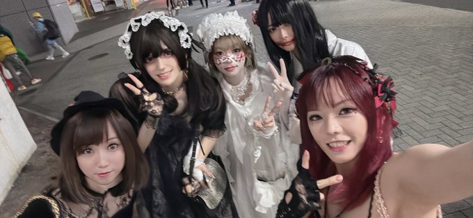 Watch Cathy's leaked NSFW photo on TwXstars