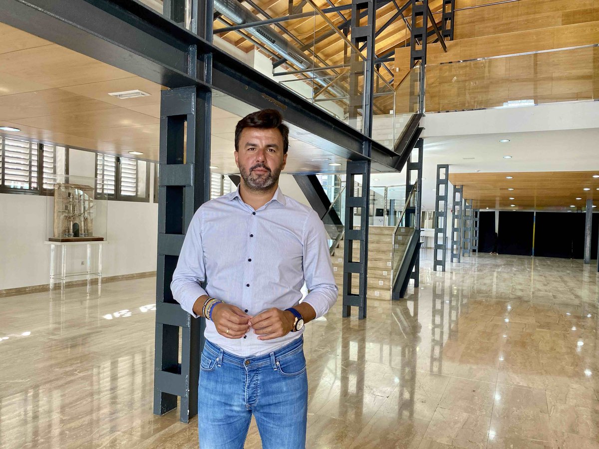 Artículo de opinión ✍🏼 [orihuela.ciudadanos-cs.org/.../por-que-lo…]
Elijan el título que más les guste: 
1. ¿Por qué lo llaman amor cuando…?
2. A Dios rogando y con el mazo dando.
#orihuela