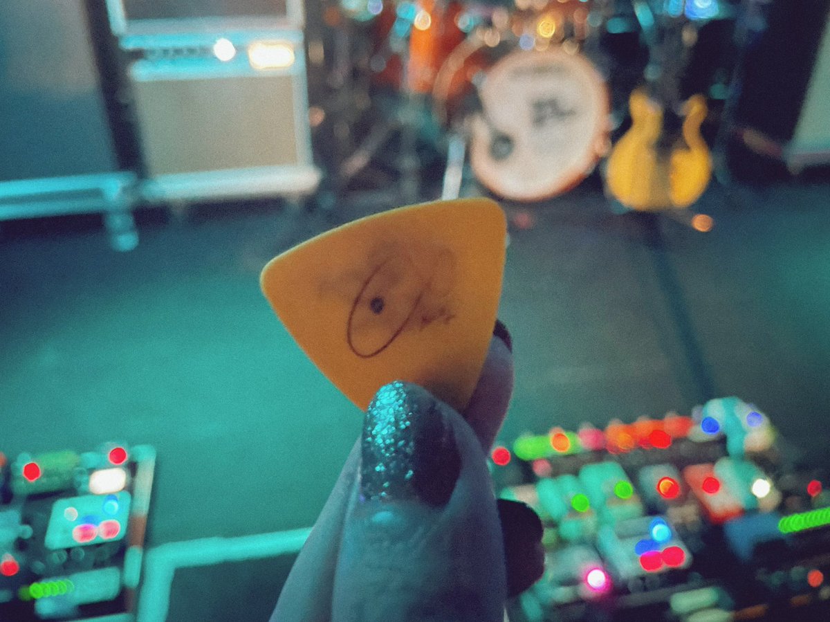 mk_boooon's tweet photo. いつもみたいに楽しかった～！の呟きをしたいのにそんな余裕なくなっちゃった……一生に一度あるかないかの経験をさせてもらえました。鮪さんありがとう……一生大切にします。 https://t.co/iaqcmkcyNm