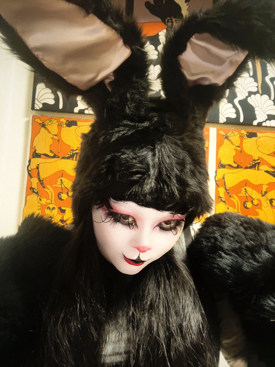 JYA15's tweet photo. 💜🎃Halloween 2023🎃💜

3年ぶりにおうちハロウィン🐙💜の記録

#Halloween 
#halloween2023 
#ハロウィン 
#ハロウィン2023 
#おうちハロウィン 
#アースラ #ursula
#うさぎ #rabbit 
#rabbitmakeup 
#コスプレ https://t.co/BADMMp7Tkk