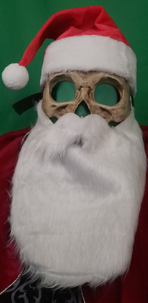 CommanderDB's tweet image. Definitely a normal thing to do.