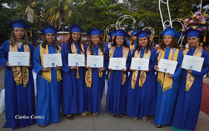 ✅️Más de 60 mil bachilleres saldrán este año del sistema educativo de #Nicaragua

@LopezCesar2504
<a href="/LaZelayita/">La Zelayita 🇳🇮</a>
<a href="/Angeles_Nicas/">Angeles_Nicas</a>

#UnidosEnVictorias
#FSLNVencimosVenceremos

📸Carlos Cortez