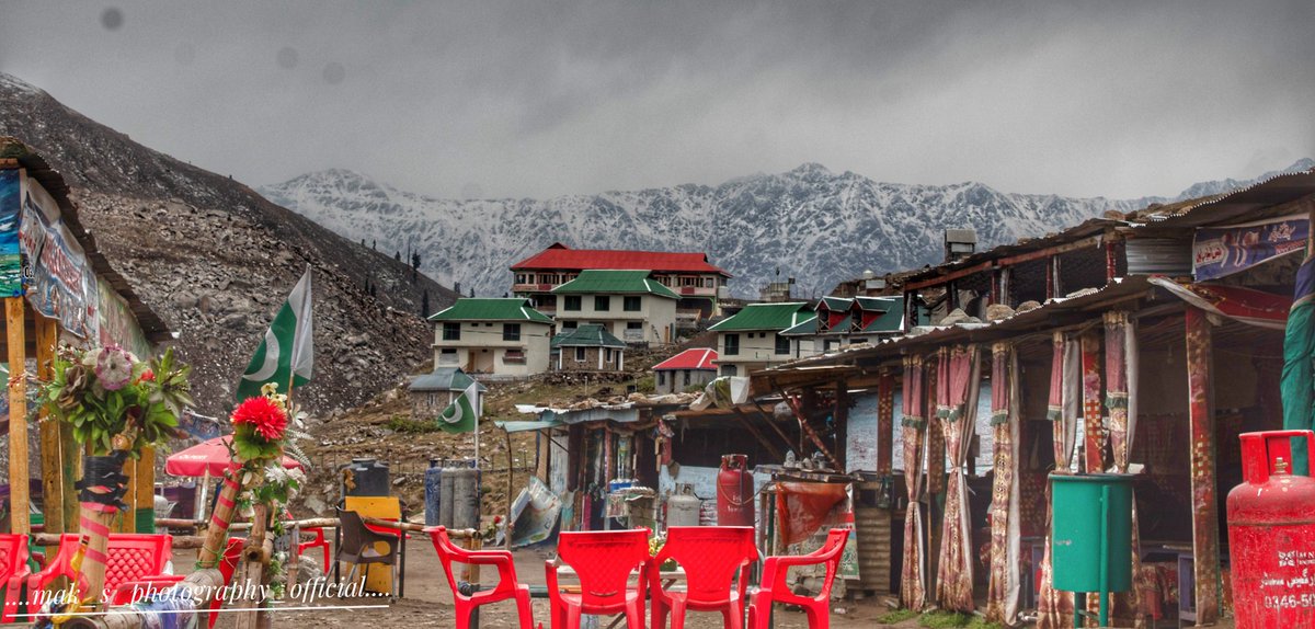 MAKPHOTOGRAPHY2's tweet photo. "Saiful Malook Bazar transformed into a winter wonderland ❄️✨
.
.
#Cannon1300D
#FocalLenght 43.00 mm
#ExposureTime 1/200
#ISO 100
#Aperture 10.0
.
.
#nature #naturelover #naturephotography #travel #travellingphotography #travelblogger #blogger #street #streetphotography #bazar https://t.co/mNWAhg174C