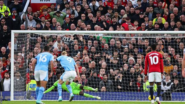 Daily_Express's tweet photo. "They are fanatical about football here. They love Premier League football so the conversation on the streets is very different to what the president is saying." @RoyalReporter #RoyalRoundUp https://t.co/vEn98gYdld https://t.co/C8ssF3su28