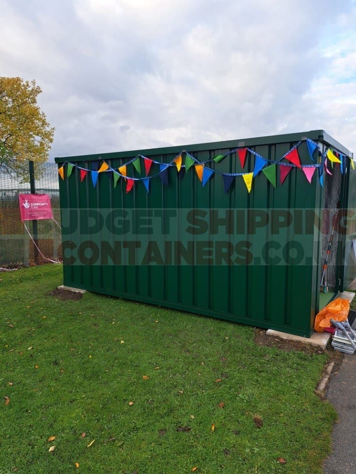 budgetcontainer's tweet image. We love to see our containers being put to good use, like this Flat Pack Storage Container which was transformed into a uniform bank by community group ReUniform ❤️

buff.ly/3MQywMf

#shippingcontainer #containerconversion #flatpackcontainers #containeruses #uniformbank