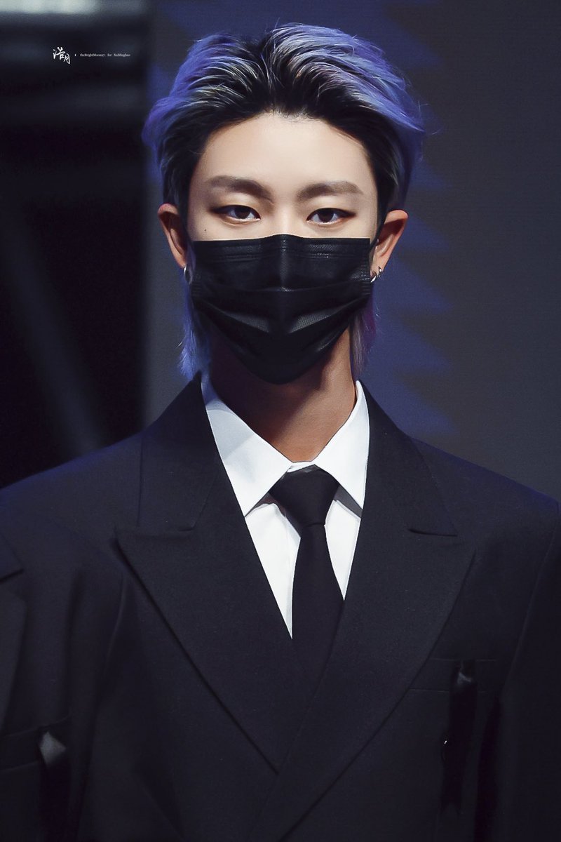 shirokurodark's tweet photo. @caratstalk Padahal pake masker, tapi aura ketampanan Koh Hao ini nusuk kalbu banget🙏 https://t.co/qhZ3KPDpbi