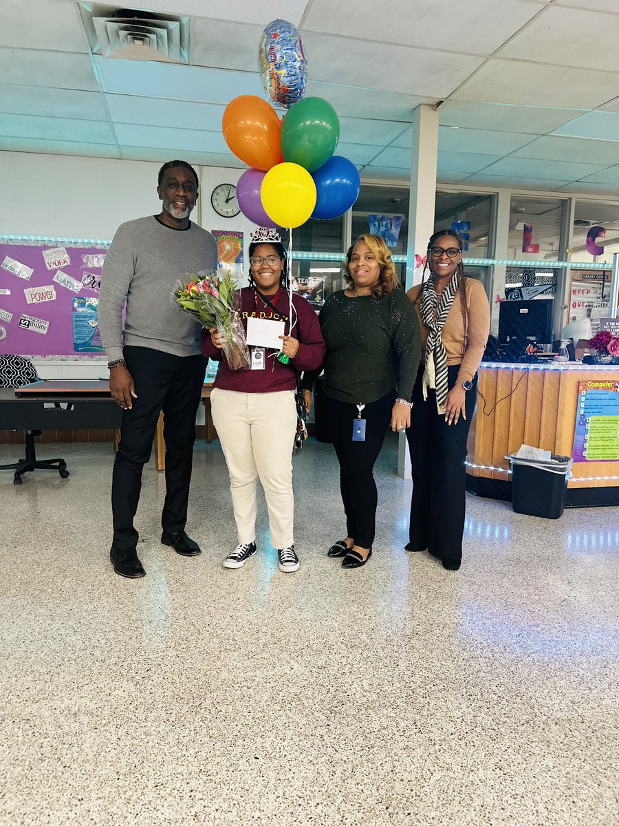 CradockMS's tweet photo. Congratulations to our very own CMS Teacher of the Year Ms. Jasmin Holmes! We had a great time celebrating her! #CMSpride https://t.co/ULIneIo7xb