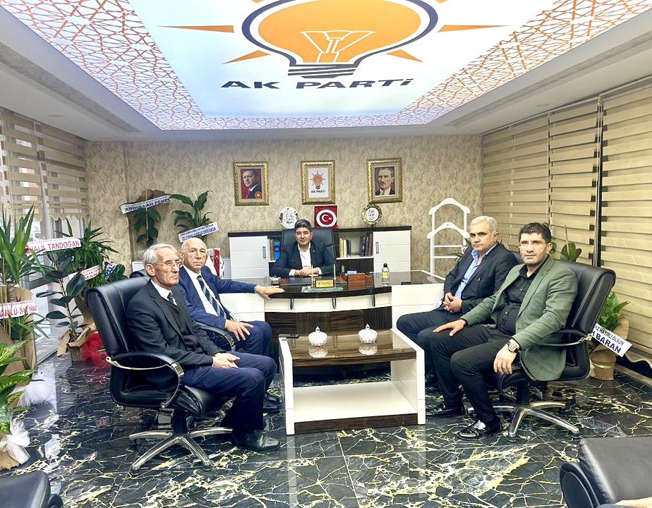 27. Dönem Van Milletvekilimiz <a href="/irfankartal_65/">İrfan Kartal</a> ve İl Başkan Yardımcımız <a href="/oflas_suleyman/">Süleyman OFLAS</a> İlçe Başkanımız <a href="/erdalbaran65/">ERDAL BARAN</a>’ı  ziyaret ederek hayırlı olsun dileklerinde bulundular.

<a href="/emreguray65/">Emre Güray</a> <a href="/Burhan_Kayaturk/">Burhan Kayatürk</a> <a href="/K_Turkmenoglu_V/">KAYHAN TÜRKMENOĞLU</a> <a href="/TurkGunduz/">SELVER GÜNDÜZ 🇹🇷</a> <a href="/AK_PartiVan/">AK Parti Van</a> <a href="/Akparti/">AK Parti</a> <a href="/RTErdogan/">Recep Tayyip Erdoğan</a>