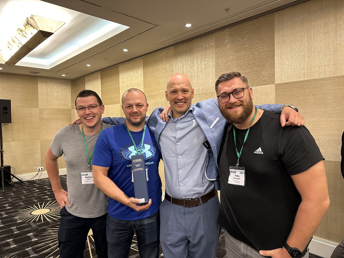 It's over - The Veeam100 Summit!
A great finish with the Ask Me Anything session and the Veeam Product Management. The German Vanguard crew was spontaneously voted as the top questioners!
@gostev
 @Falko_Banaszak @Homerjay79 #Veeam100Summit #Vanguard