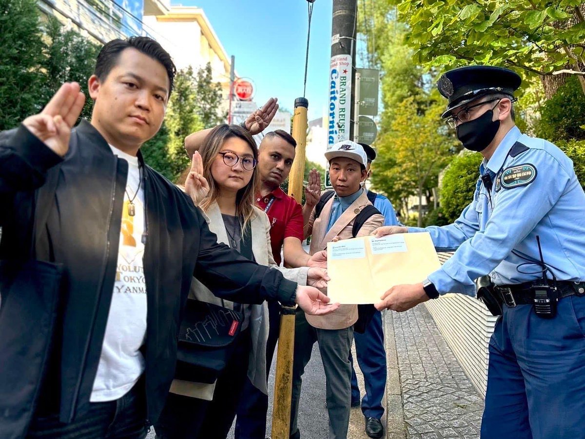 bloodmoney22222's tweet photo. BMC coalition in Japan have summited an open letter to Singapore Embassy in order to block the MM junta's access arms flows and financial system.
@govsingapore @VivianBala @leehsienloong
#DoMoreSingapore #WhatsHappeninglnMyanmar https://t.co/whDOZ6mWPD