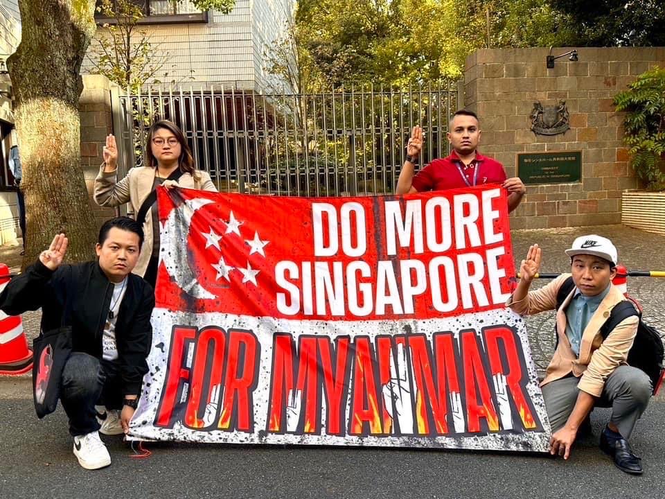 bloodmoney22222's tweet photo. BMC coalition in Japan have summited an open letter to Singapore Embassy in order to block the MM junta's access arms flows and financial system.
@govsingapore @VivianBala @leehsienloong
#DoMoreSingapore #WhatsHappeninglnMyanmar https://t.co/whDOZ6mWPD