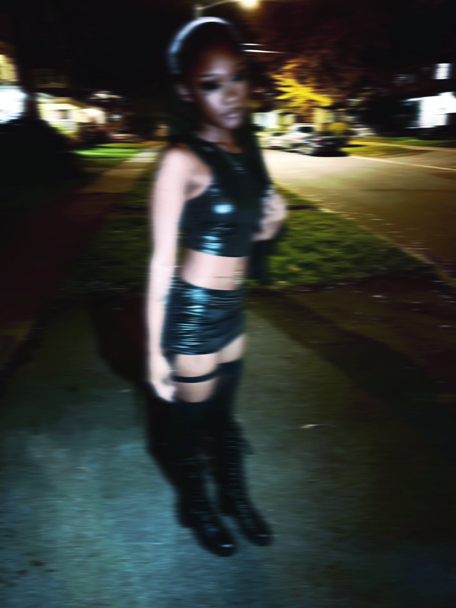 succubus remix out now.

on.soundcloud.com/GeAGTFBWdhGfqU…
#undergroundmusic #new #trend