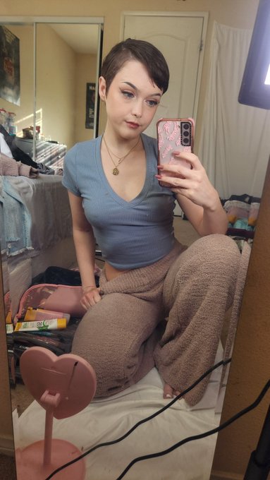 wowwwww.... my car sprung a huge coolant leak, totally ruining my exxxotica NJ plans and stranding me<a href="/tag/mvsales"class="tags"><span>#mvsales</span></a>