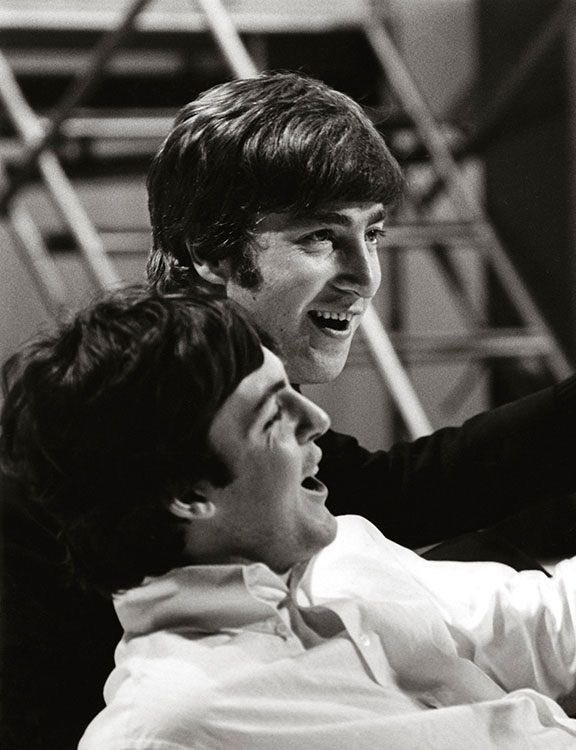lennonswalrus's tweet photo. I know it's true
It's all because of you
And if I make it through
It's all because of you

And now and then
If we must start again 
Well, we will know for sure
That I love you https://t.co/otdP4qiKP6